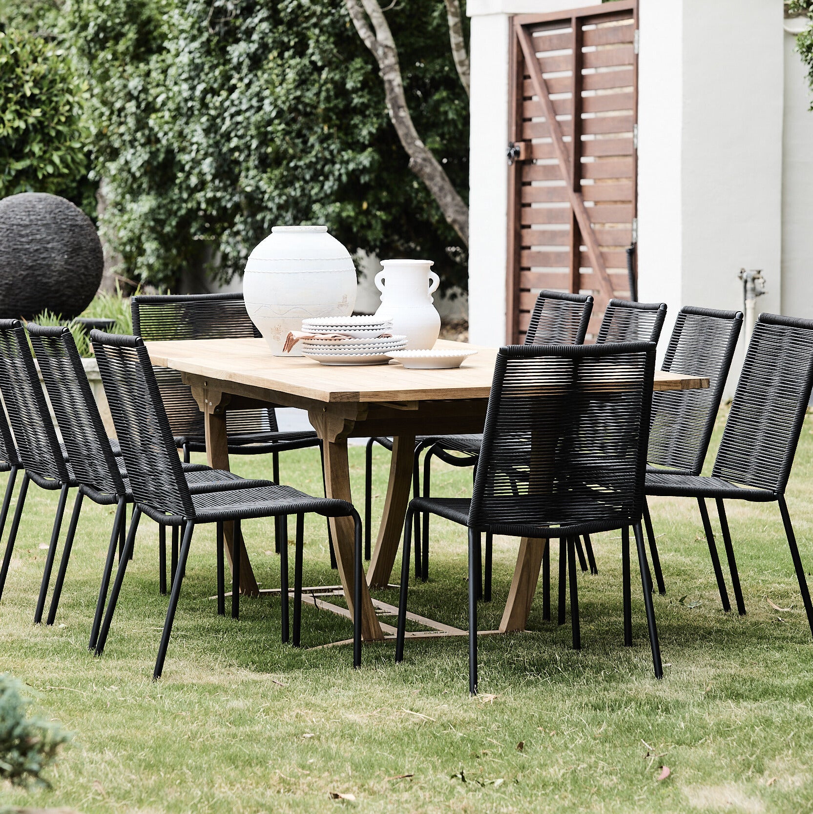 Woodbury Furniture Outdoor 11 Piece Outdoor Setting