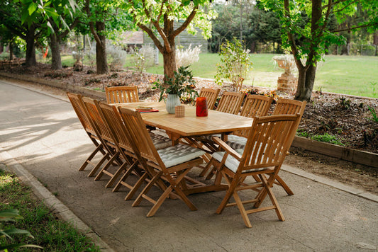 How to Choose a Compact Outdoor Dining Set for Small Spaces