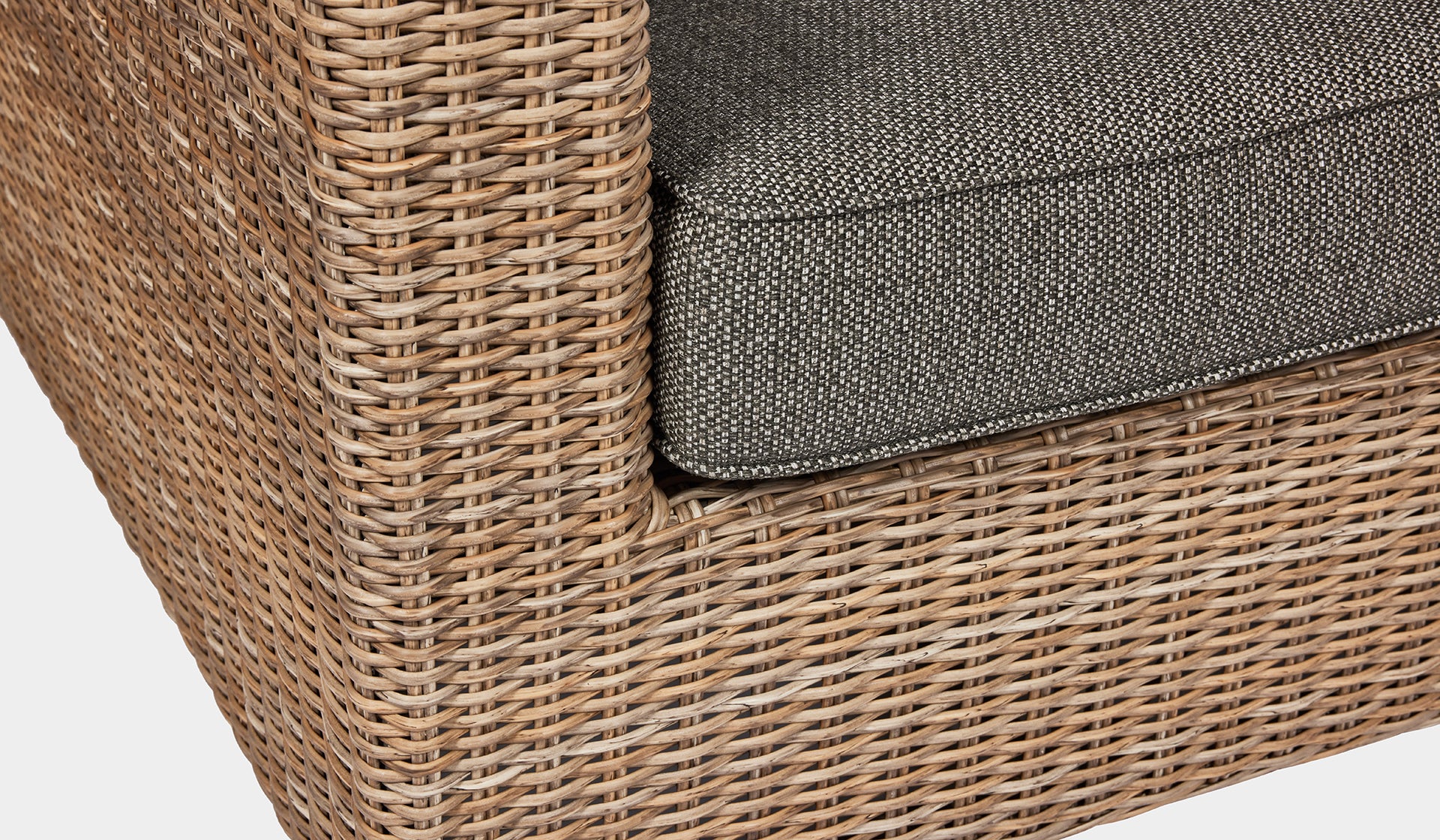 wicker lounge 3 seater