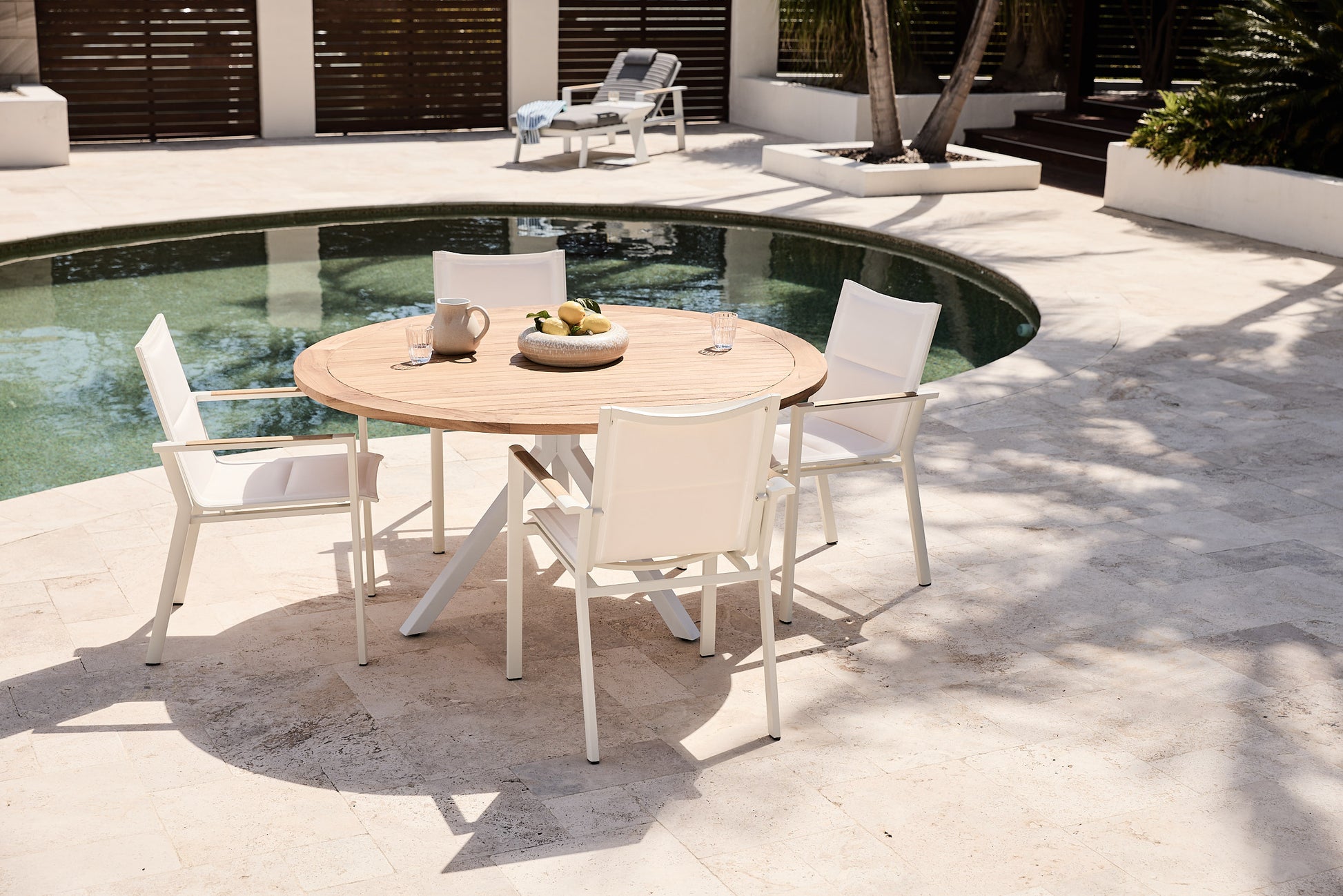 rockdale round outdoor table white and teak