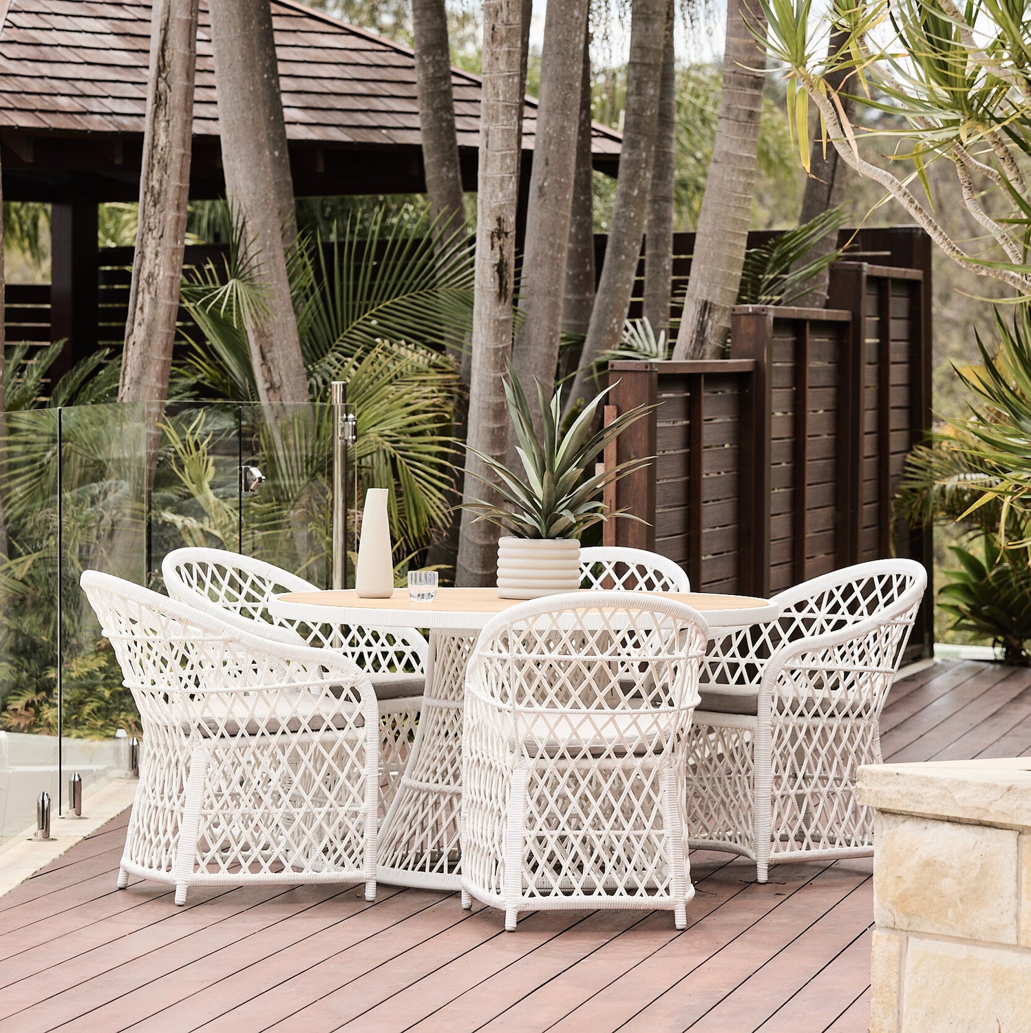 Wicker dining table outdoor sale