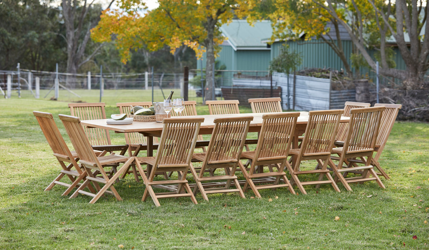 Classic outdoor teak setting 1