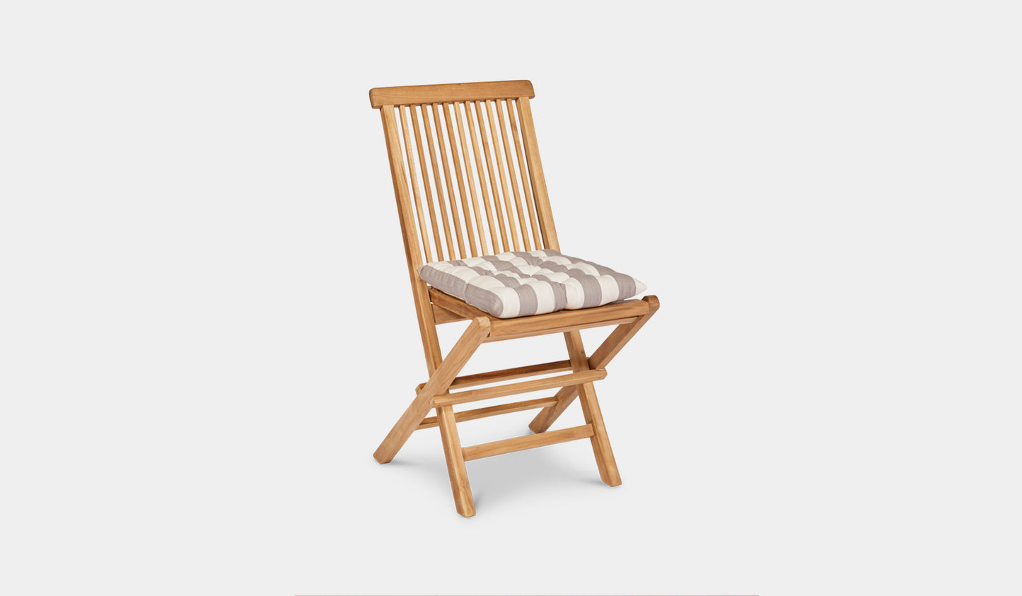 classic folding chair with chair pad