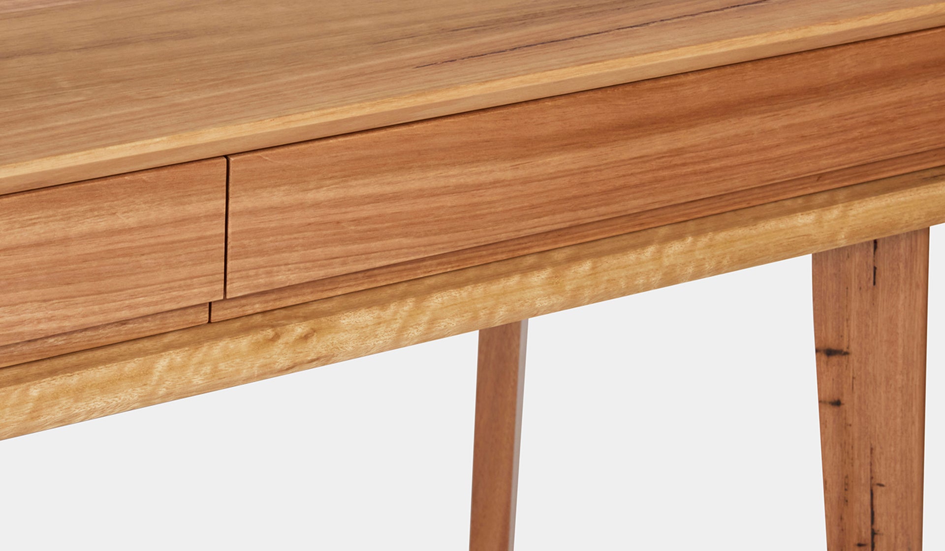 Dee Why Messmate Desk 130cm – Woodbury Furniture