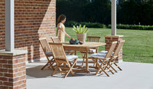 Load image into Gallery viewer, Teak-Round-outdoor-table-setting-classic-r10