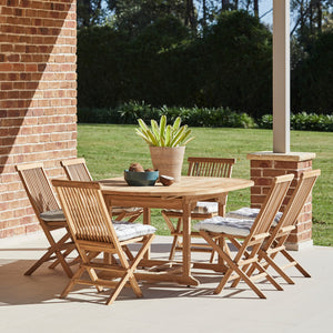 Teak-Round-outdoor-table-setting-classic-r1
